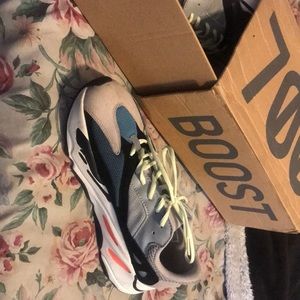 700 boost yeezys